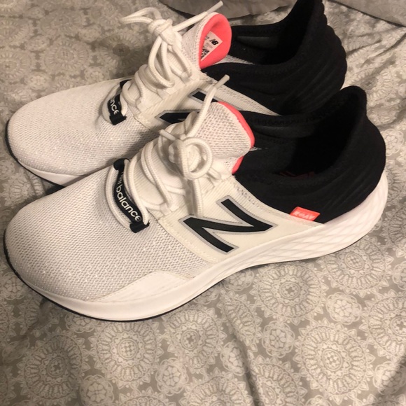 NEED GONE New balance shoes - Picture 1 of 3